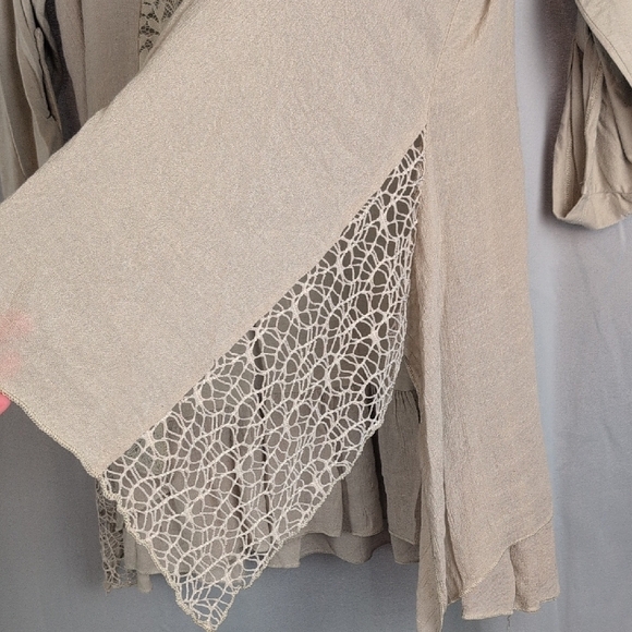 Indigo Soul Cream Lace Detail Tunic - Picture 4 of 7